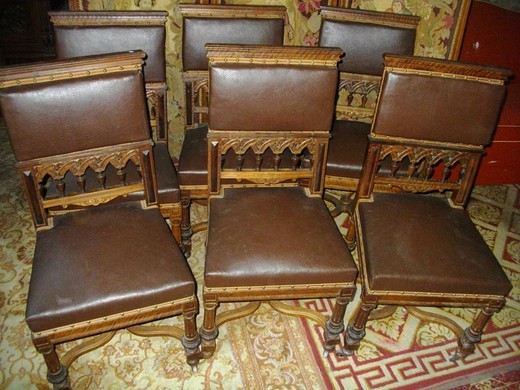 антикварные неоготические стулья из ореха, 19 век
