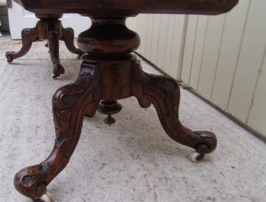 антикварная мебель в викторианском стиле из красного дерева