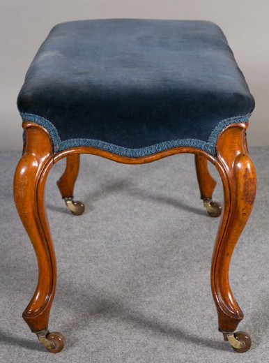 антикварная мебель в викторианском стиле из ореха
