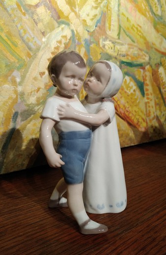 Антикварная скульптура " Дети"