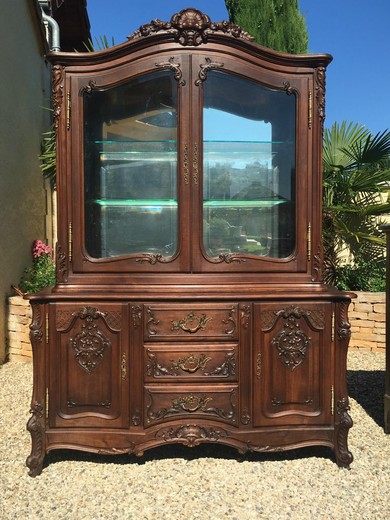 dining room in the style of Louis 15