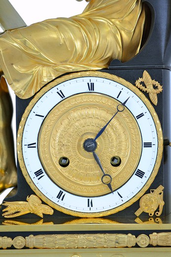 старинные часы в стиле ампир из бронзы и золота, 19 век
