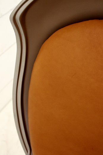 антикварное кожаное кресло капсула от дизайнера
