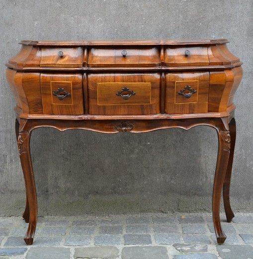 Italian Chest Of Drawers In Walnut, 20thC