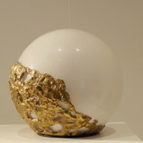 Дизайнерская лампа из золоченой бронзы 
