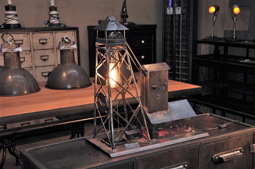 антикварная настольная лампа индастриал из металла, 20 век