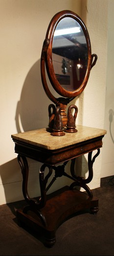 старинный дамский столик из красного дерева и мрамора