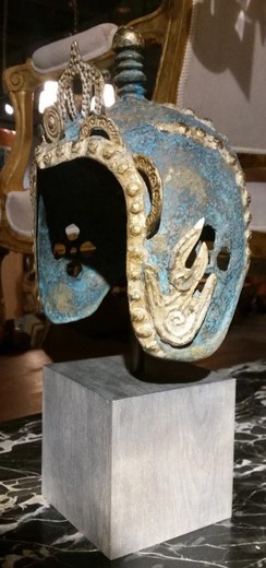 старинный бронзовый с золочением мужской шлем XIX век