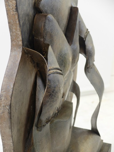 антикварная металлическая скульптура