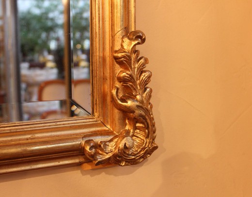 старинное зеркало с золочением в стиле людовик 15