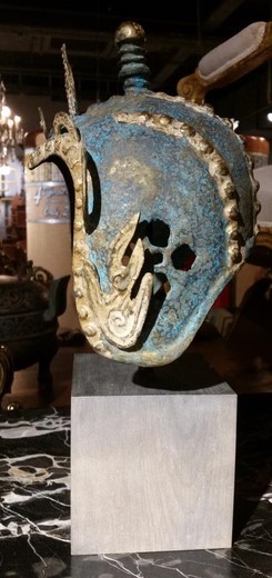 антикварный мужской шлем из бронзы восток XIX век