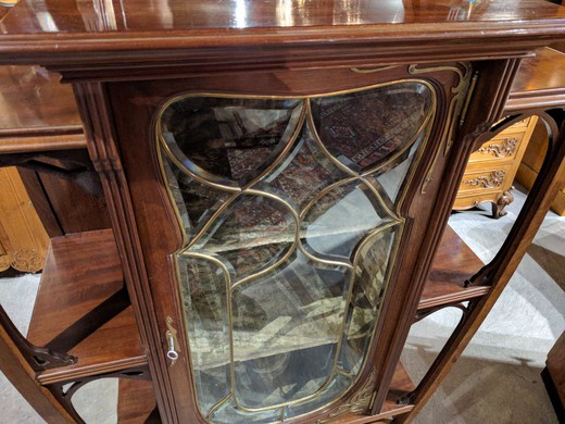 старинная мебель - витрина модерн из ореха и латуни, 20 век