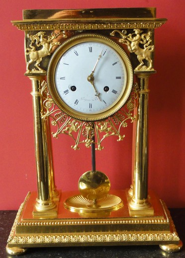 антикварные часы-портик из золоченой бронзы, 19 век