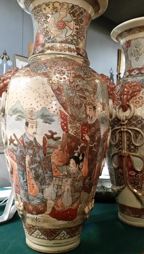 BersoАнтик Antique Pair Porcelain Sastuma Urns Antique Pair Porcelain Sastuma Urns