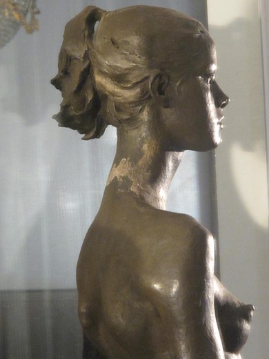 старинная скульптура из полибронзы весна, автор жак нанту, 20 век