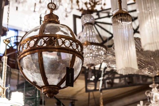 chandeliers vintage