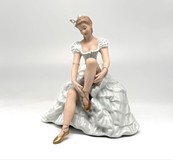Vintage figurine "Ballerina Adjusting Her Pointe Shoes"
