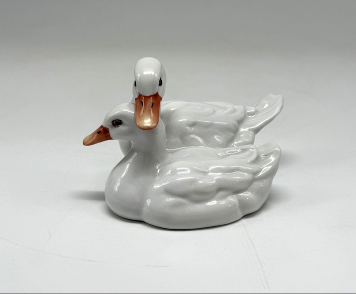 Vintage figurine "White Geese"