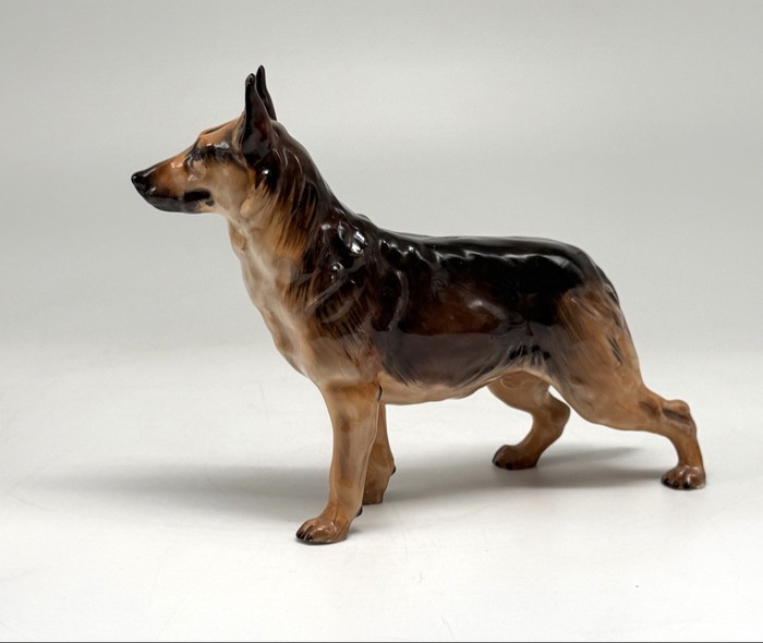 Фигурка «Овчарка», 
Royal Doulton
