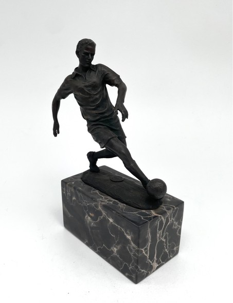 Скульптура «Футболист»