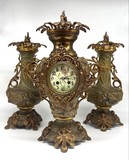 Антикварный часовой гарнитур