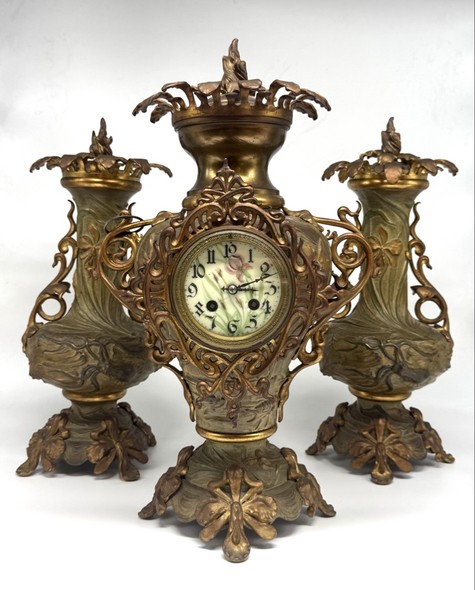 Антикварный часовой гарнитур