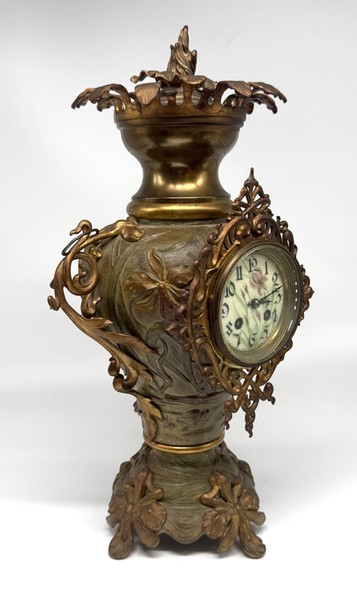 Антикварный часовой гарнитур