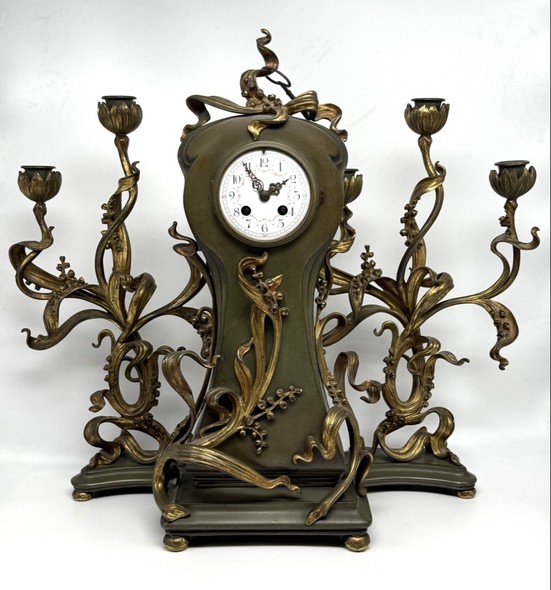 Антикварный часовой гарнитур «Ландыши»