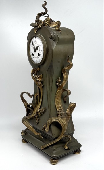 Антикварный часовой гарнитур «Ландыши»