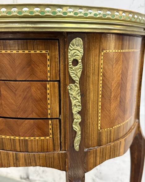 Винтажная тумбочка,
Людовик XVI