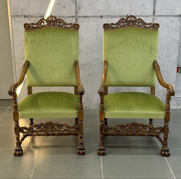 Antique armchairs
Renaissance