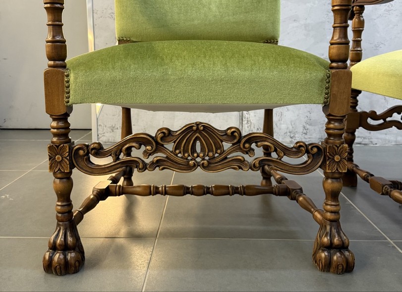 Antique armchairs
Renaissance