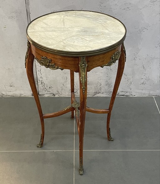 Antique pedestal table