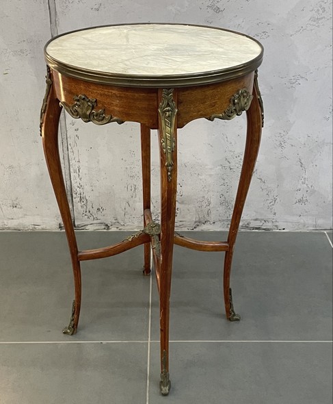 Antique pedestal table