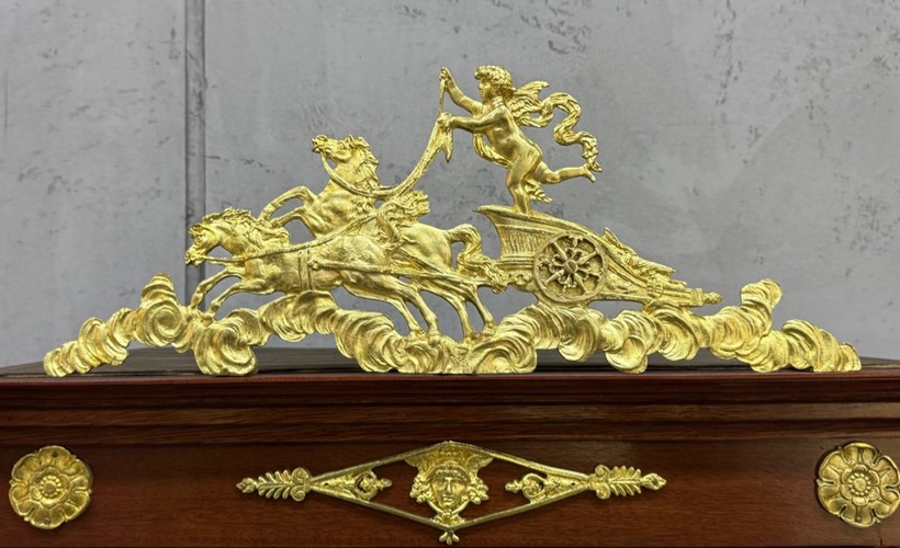 Антикварная витрина Ампир