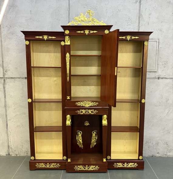 Антикварная витрина Ампир