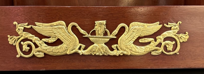 Антикварная витрина Ампир