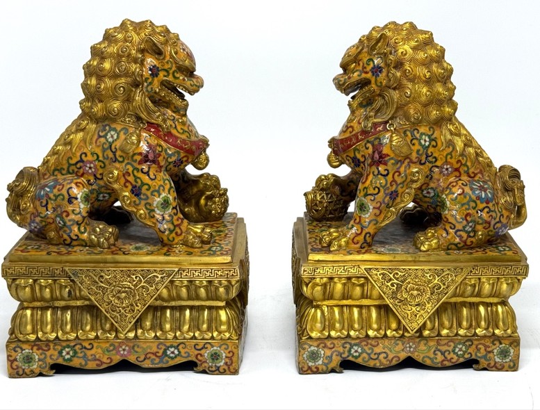 Vintage Paired Sculptures "Dogs Fo"
