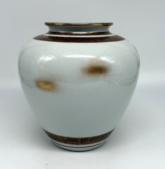 antique vase,
Porcelain Kutani