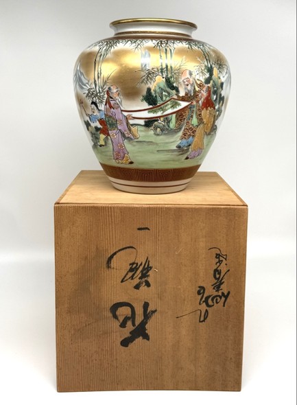 antique vase,
Porcelain Kutani