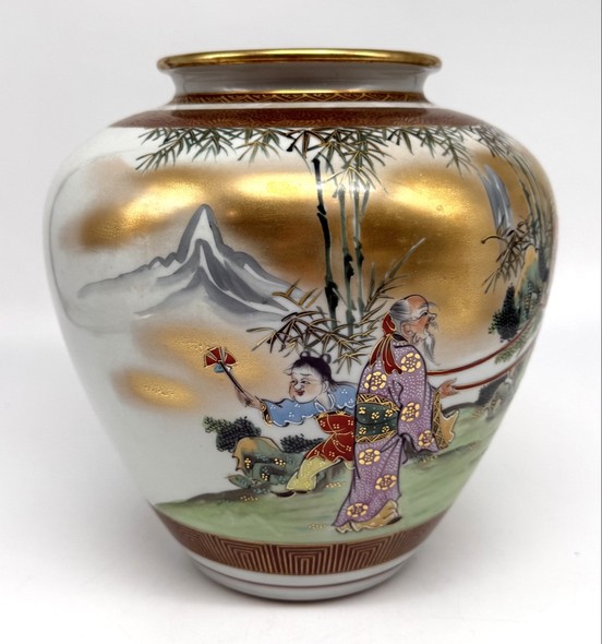 antique vase,
Porcelain Kutani