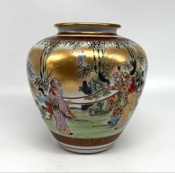 antique vase,
Porcelain Kutani