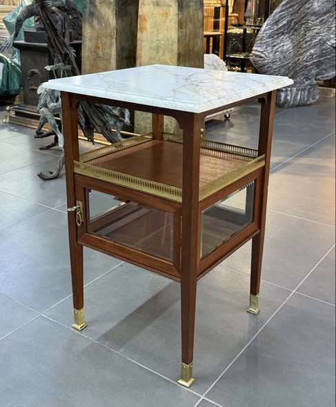 Антикварная тумба-пьедестал