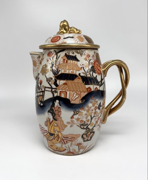 Антикварный чайник
в стиле Имари