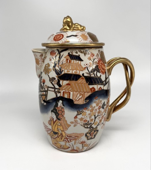 Антикварный чайник
в стиле Имари