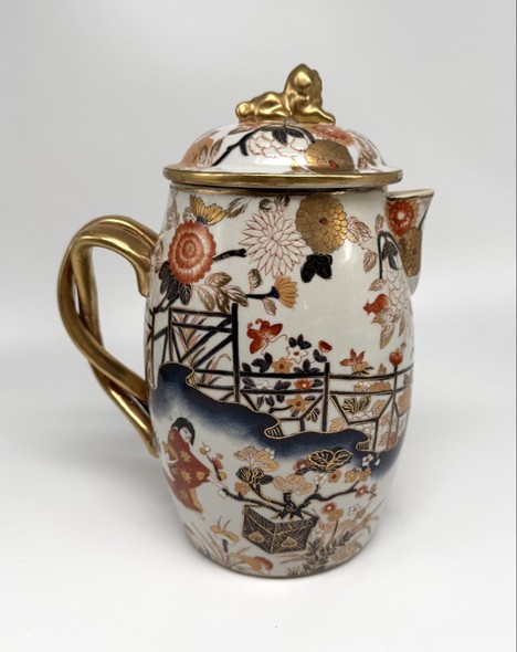 Антикварный чайник
в стиле Имари
