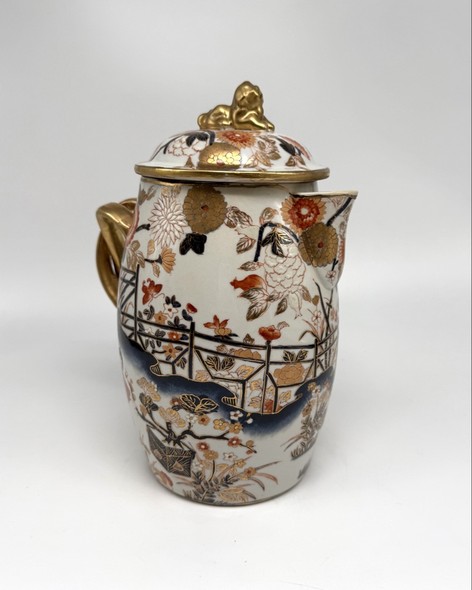 Антикварный чайник
в стиле Имари