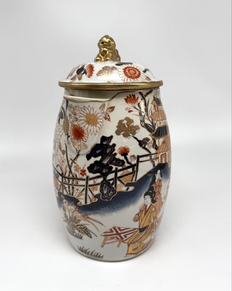 Антикварный чайник
в стиле Имари