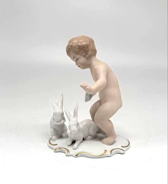 Statuette "Putty with rabbits"