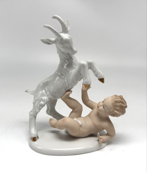 Figurine of "Putty with a kid"